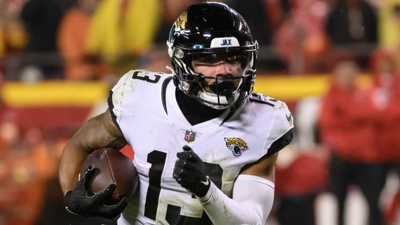 Jacksonville Jaguars wide receiver Christian Kirk (13) makes a catch during  an NFL football game against the Washington Commanders, Sunday, Sept. 11,  2022 in Landover. (AP Photo/Daniel Kucin Jr Stock Photo - Alamy