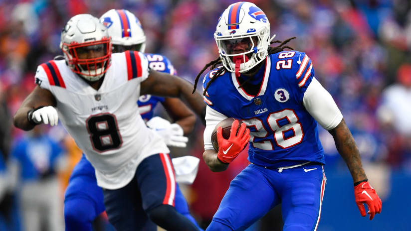 At Bills RB James Cook's draft party, brother Dalvin leads celebration