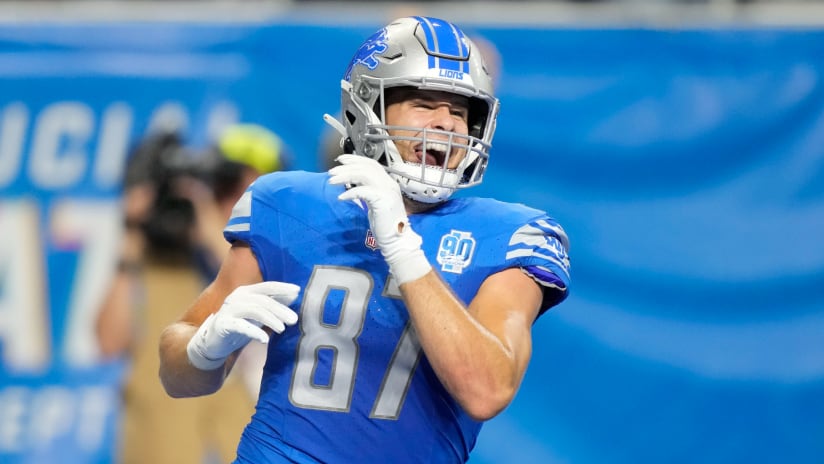 Lions' Sam LaPorta continued to set NFL records for a rookie tight end on  Sunday