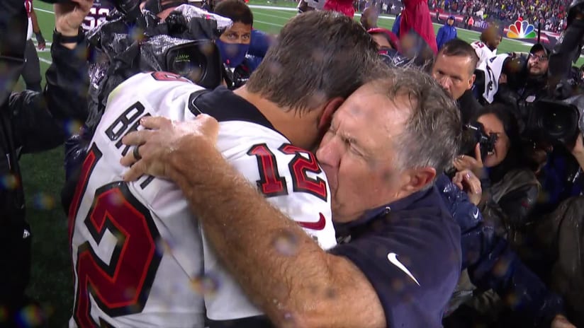 Tom Brady embraces Mac Jones And Bill Belichick after missed FG 