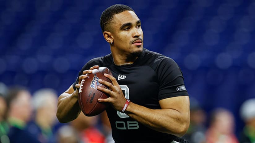 Jalen Hurts has a 'super computer' to watch tape film in the