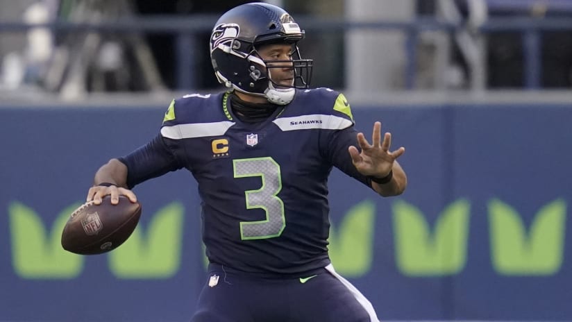 Russell Wilson, DK Metcalf Swap Jerseys After Wild Finish to 'Monday Night  Football' - Sports Illustrated