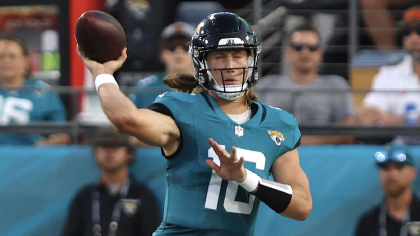 2022 NFL playoff predictions at midseason: Picking 8 division