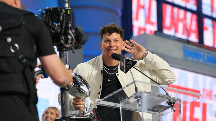 Mahomes, Kelce set to square off with NBA stars in The Match