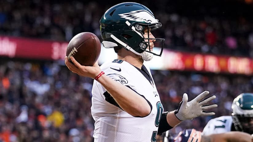 Eagles sticking with Nick Foles vs. Buccaneers; Wentz still not cleared