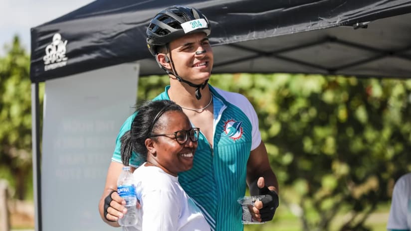 Jaelan Phillips seeks support for Dolphins Challenge Cancer, 'a great cause'