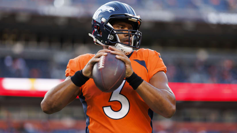 Schefter] Broncos and Russell Wilson just reached agreement on a five-year,  $245 million contract extension that includes $165 million guaranteed,  sources tell ESPN. Deal now ties Wilson to Denver for seven total