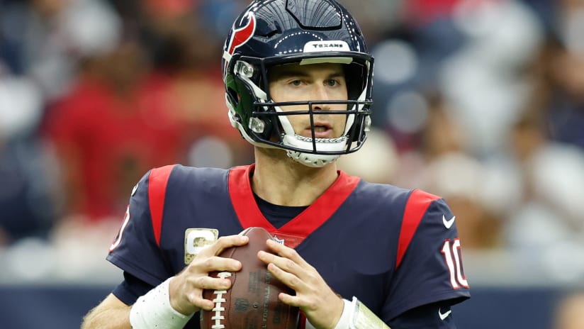 Texans to start QB Davis Mills vs. Cowboys, Kyle Allen benched 