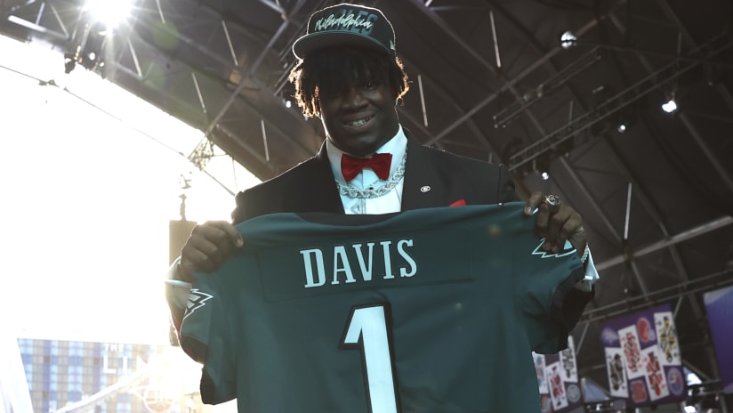 Eagles select DT Jordan Davis with No. 13 pick in 2022 NFL Draft