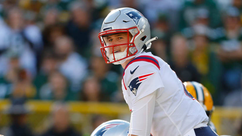 With Mac Jones Doubtful, New England Patriots Rookie Bailey Zappe Is In  Line For First NFL Start