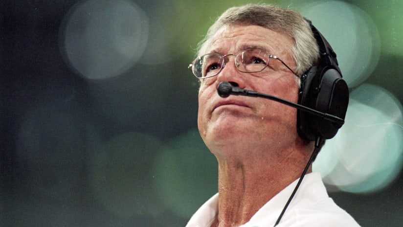 Former Cowboys player, NFL head coach Dan Reeves passes away at 77