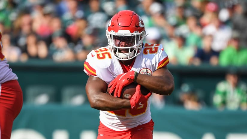 Source -- Kansas City Chiefs RB Clyde Edwards-Helaire believed to have  suffered high ankle sprain - ESPN