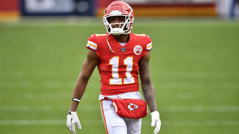 Super Bowl-bound Chiefs place two players on COVID list