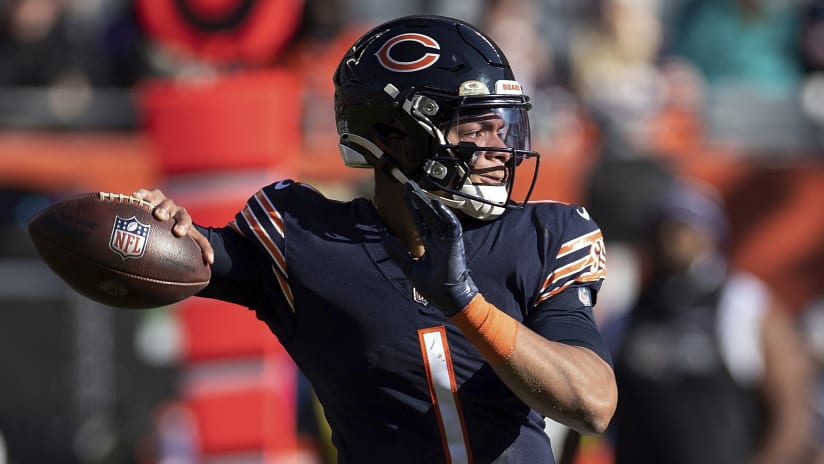 Bears' Justin Fields throws brutal interception off Commanders defender's  helmet near end zone