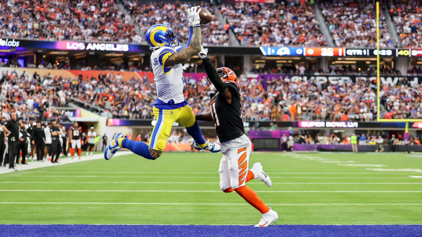 Los Angeles Rams wide receiver Odell Beckham Jr. catches a pass during  practice for an NFL Supe …