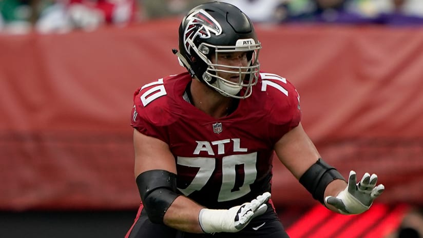 Atlanta Falcons offensive tackle Jake Matthews (70) works against the Detroit  Lions during the first half of an NFL football game, Sunday, Oct. 25, 2020,  in Atlanta. (AP Photo/John Bazemore Stock Photo - Alamy