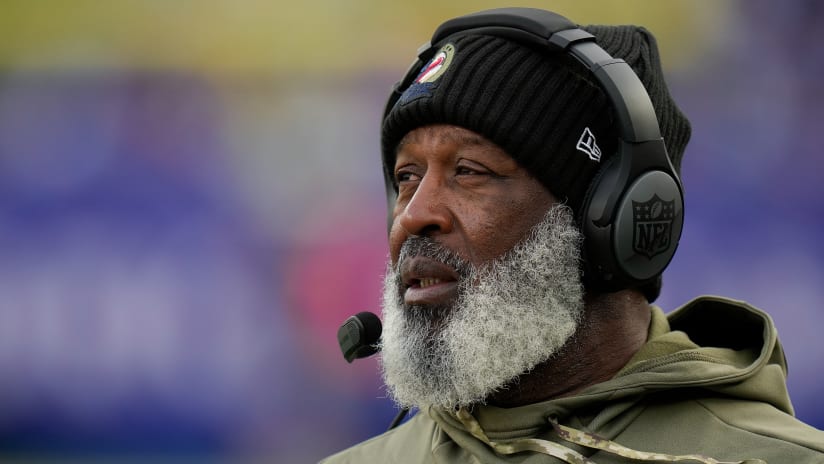 Texans coach Lovie Smith doesn't commit to Davis Mills remaining