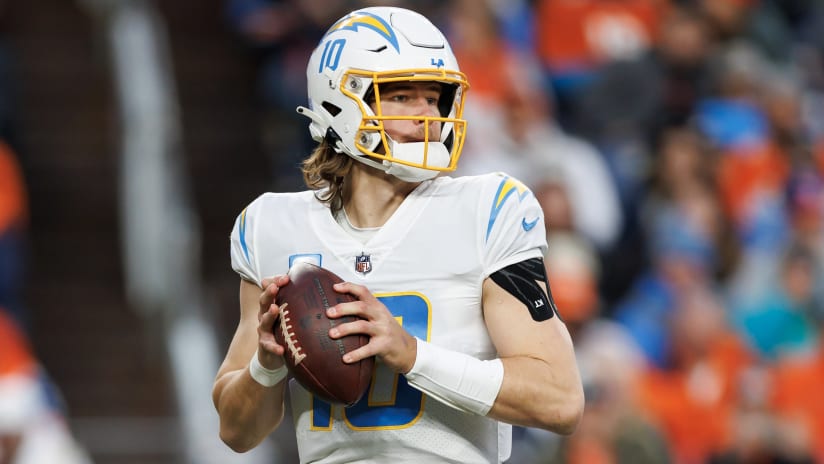 Justin Herbert injury update: Chargers QB to miss Pro Bowl after surgery to  repair torn labrum