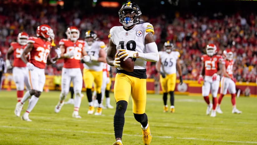 Pittsburgh Steelers GM Omar Khan Addresses Diontae Johnson's 'Hold-In' -  Sports Illustrated Pittsburgh Steelers News, Analysis and More