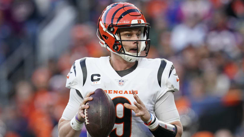 NFL Roundup: Bengals lose Burrow, Mahomes rallies Chiefs