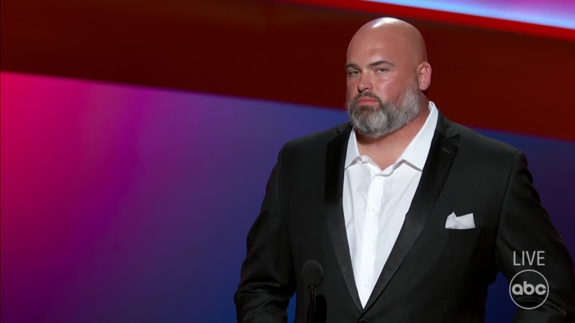 Big Whit: The impact of Walter Payton Man of The Year, Andrew Whitworth -  Greater Than The Game