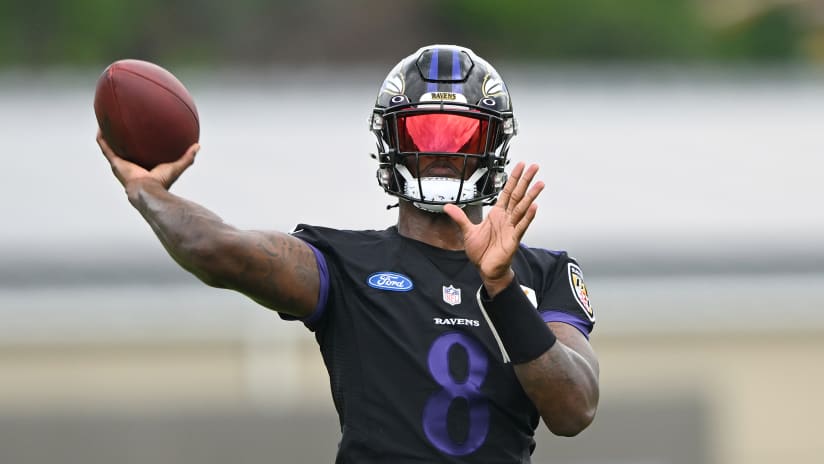 Lamar ditches wristband at camp as new Ravens OC preaches communication