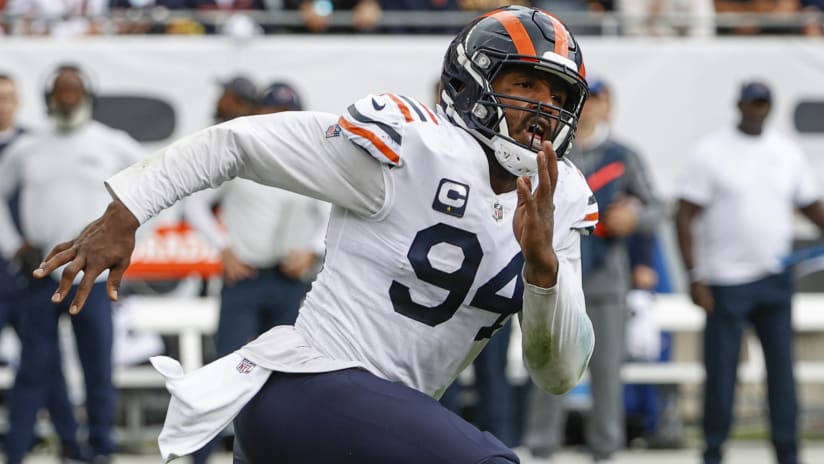 Bears LB Roquan Smith overcome with emotion after news of Robert Quinn trade  to Eagles broke during press conference