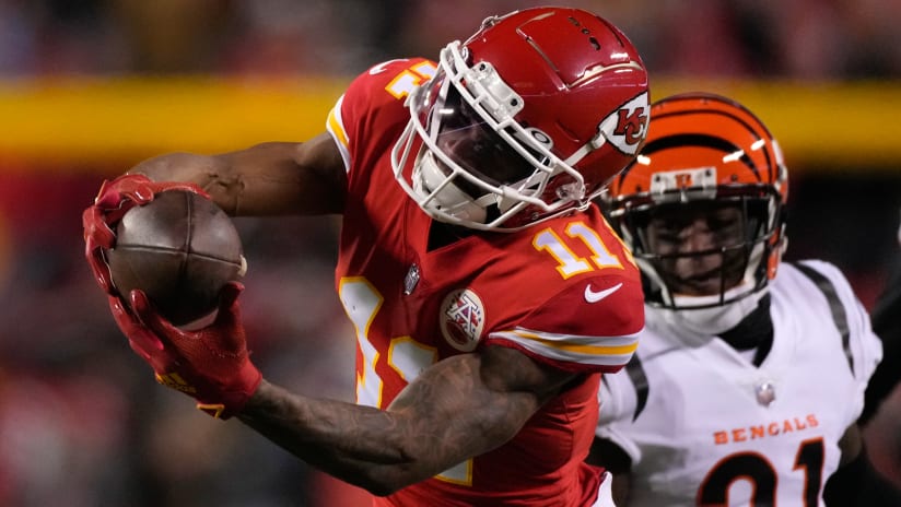 Awesome' WR Marquez Valdes-Scantling Impressing at KC Chiefs OTAs