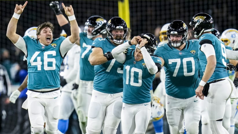 Jacksonville Jaguars beat Los Angeles Chargers 31-30: Trevor Lawrence leads  stunning comeback win after four first-half picks, NFL News