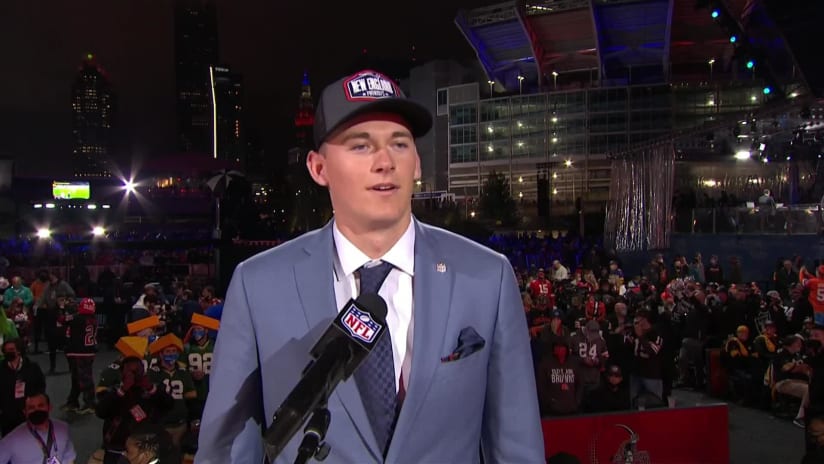 Patriots draft Alabama quarterback Mac Jones with 15th pick