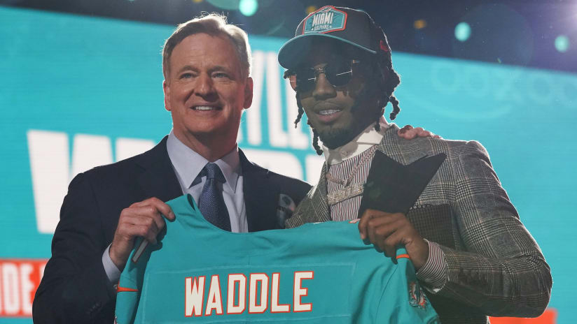 Dolphins' Jaylen Waddle, Jaelan Phillips keep college numbers