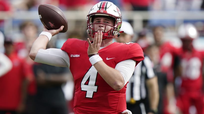 American Team quarterback Bailey Zappe of Western Kentucky (17) throws a  pass in an NCAA college football game Saturday, Feb. 5, 2022, in Mobile,  Ala. (AP Photo/Butch Dill Stock Photo - Alamy