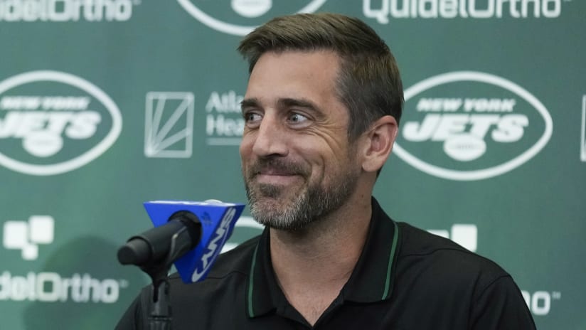 Aaron Rodgers lures old friend Randall Cobb to New York Jets