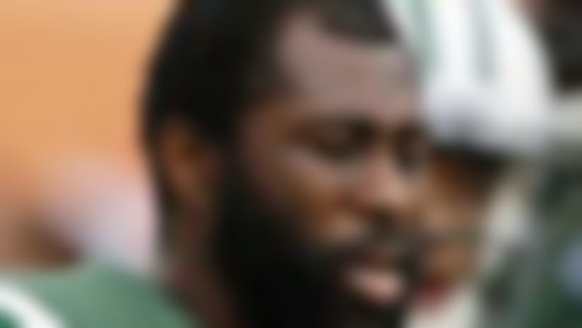 darrelle-revis-120924-il.jpg