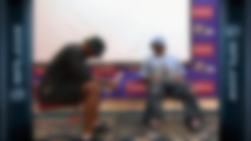 'Hard Knocks': Rookies try their best Shannon Sharpe impersonations at 2001 training camp