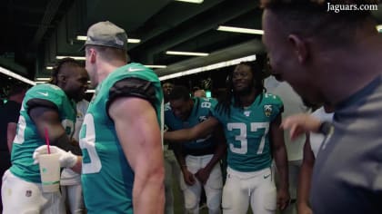 Cornerback Tre Herndon breaks Jaguars' post-game huddle after two