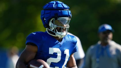 Indianapolis Colts RB Zack Moss breaks arm, expected to miss 6