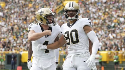 New Orleans Saints tight end Jimmy Graham (80) scores on a