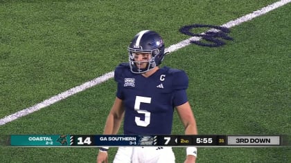 Georgia Southern Eagles punter Alex Smith keeps it himself for 18