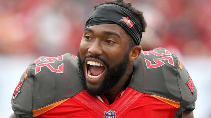 Sunday, October 24, 2021; Miami Gardens, FL USA; Atlanta Falcons linebacker  Daren Bates (53) during pregame warmups prior to an NFL game against the  Stock Photo - Alamy