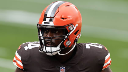 Browns place Chris Hubbard on COVID-19 list, game vs. Texans on