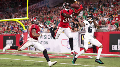 Can't-Miss Play: Chicago Bears quarterback Justin Fields Fields makes magic  happen on 51-yard TD to wide receiver Dante Pettis