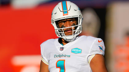 Miami Dolphins training camp 2022: Miami Dolphins defense frustrates Tampa  Bay Buccaneers quarterback Tom Brady throughout Wednesday's joint practice  - The Phinsider