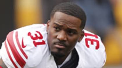 New York Giants cornerback Aaron Ross makes 2010 NFL season debut