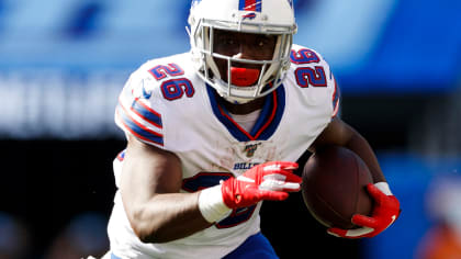 Green Bay Packers inside linebacker Oren Burks (42) runs for the play  during an NFL football game against the Cincinnati Bengals, Sunday, Oct.  10, 2021, in Cincinnati. (AP Photo/Emilee Chinn Stock Photo - Alamy