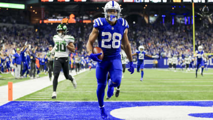 Indianapolis Colts guard Danny Pinter (63) is seen before an NFL football  game against the Dallas Cowboys, Sunday, Dec. 4, 2022, in Arlington, Texas.  Dallas won 54-19. (AP Photo/Brandon Wade Stock Photo - Alamy