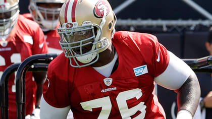 49ers' Anthony Davis asked Manti Te'o about his fake girlfriend