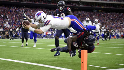 Josh Allen wears signed Ryan Fitzpatrick jersey for Bills' prime-time game  vs. Patriots - CBS Boston