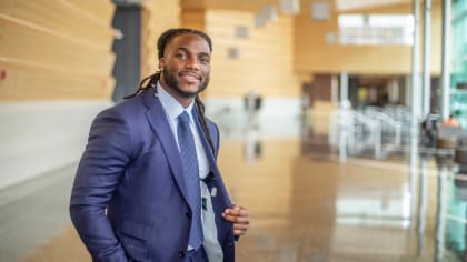 Former Notre Dame LB Jaylon Smith showcases minority businesses