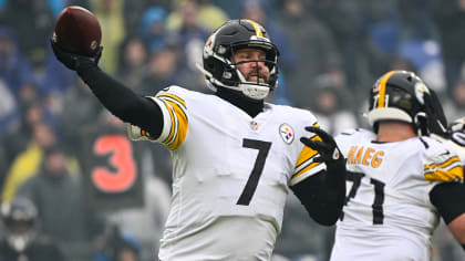 Pittsburgh Steelers quarterback Ben Roethlisberger (7) wears a Salute to Service  hat before an NFL football